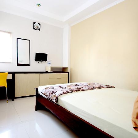 Hotel Elresas Lamongan Exterior foto