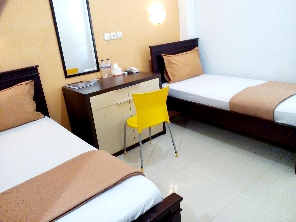 Hotel Elresas Lamongan Exterior foto